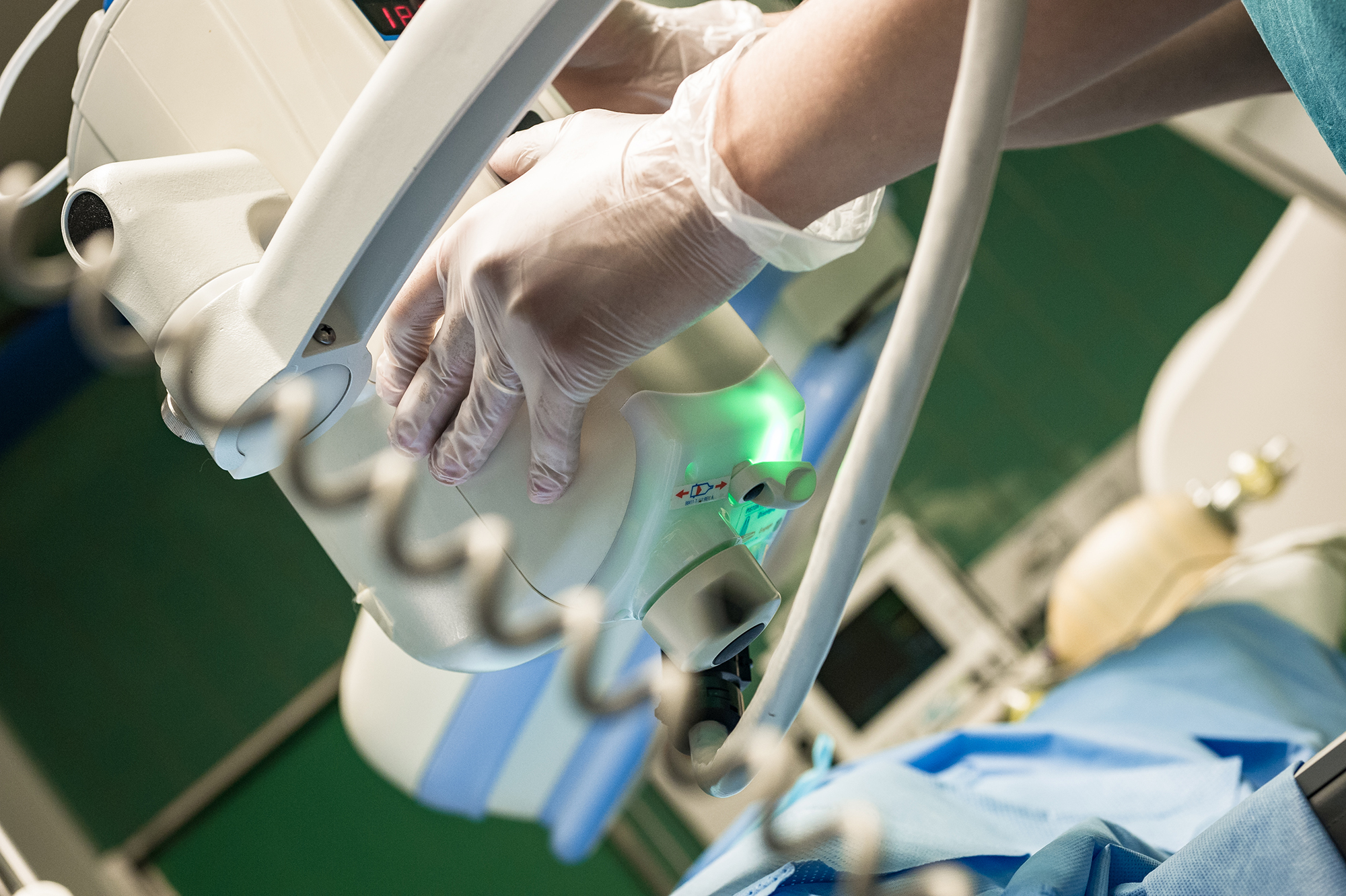 Leikkaussalilaitteistoa