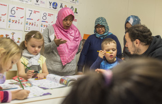 Indonesialaiset vieraat koululla.