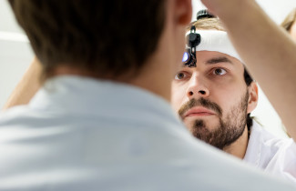 Lääketieteen opiskelija.