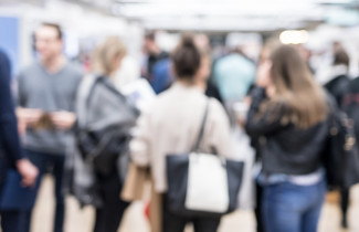 yleisöä epäterävänä