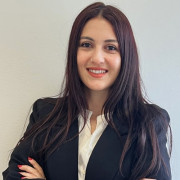 Profile picture: Emine Erdag