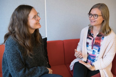 Elisa Tiilikainen ja Hanna Ristolainen.