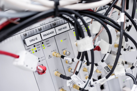 Magneettikuvauslaitteen johtoja