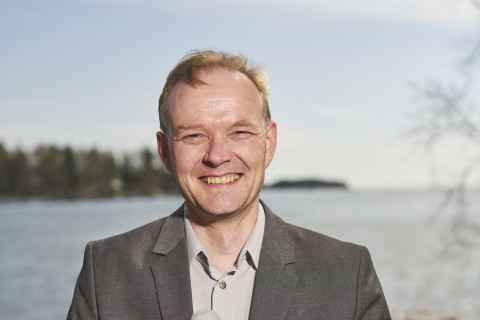 Jarkko Tissari sai Löylynhenki -palkinnon Saunaseuralta.