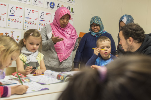 Indonesialaiset vieraat koululla.