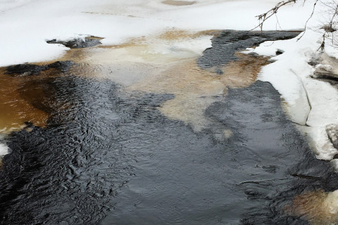 Sävarån keväällä.