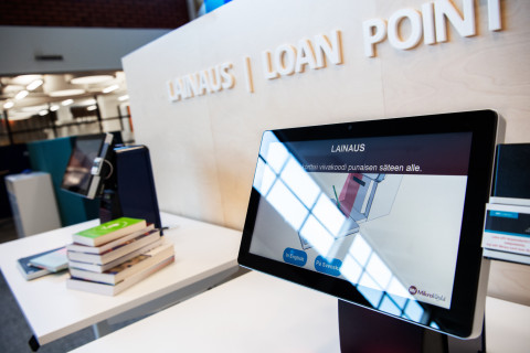 The UEF Library loan point.