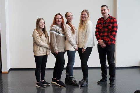 72 tunnin liikennehaasteen voittajajoukkue.