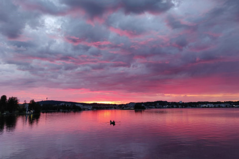 Auringonlasku Kuopiossa juhannusyönä