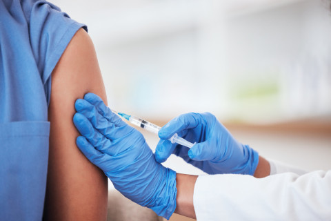 rokotteen antaminen