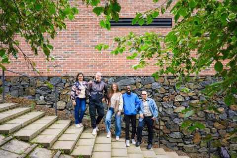 Kansainväliset UEF-lähettiläät yhteiskuvassa.