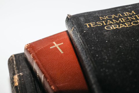 Raamattu ja testamentti. 