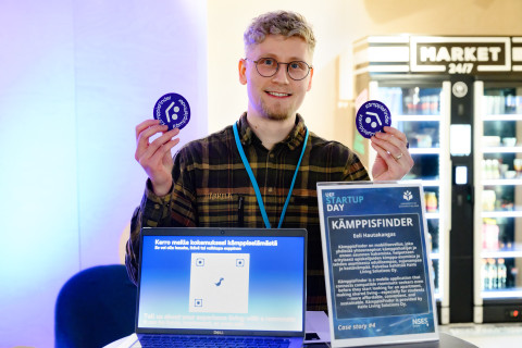 Yliopisto-opettaja Eeli Hautakangas esitteli KämppisFinder-sovellusta UEF Startup Day -tapahtumassa 12.3.2026.