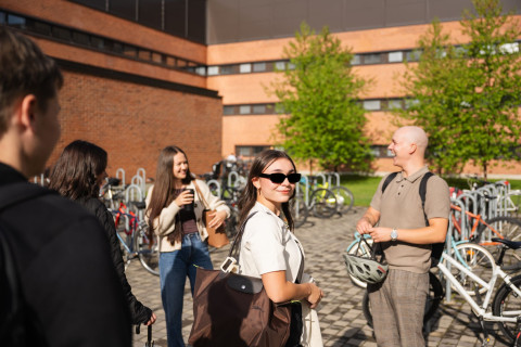 UEF-lähettiläitä Joensuun kampuksella