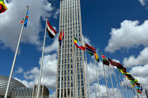 Afrikan unionin jäsenvaltioiden lippuja unionin päämajan edustalla Addis Abebassa.
