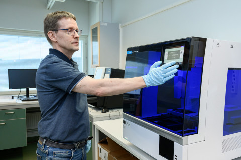 Itä-Suomen Genomikeskuksen Agilent Magnis -kirjastonrakennusrobotti mahdollistaa NGS-kirjastojen automatisoidun valmistuksen ja tehostaa sekvensointianalyysien työnkulkuja.