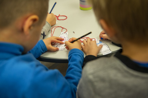 Esikoululaiset tutustuvat venäjän opintoihin