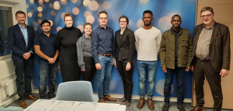 Kuopion yliopistosäätiön vuoden 2021 apurahojen saajia kuvassa.