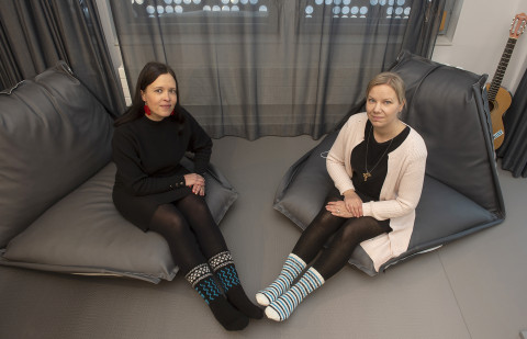 Hurskainen Ulla ja Tarnainen Mari.