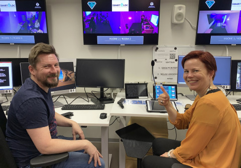 Opettajat pelipäivänä.