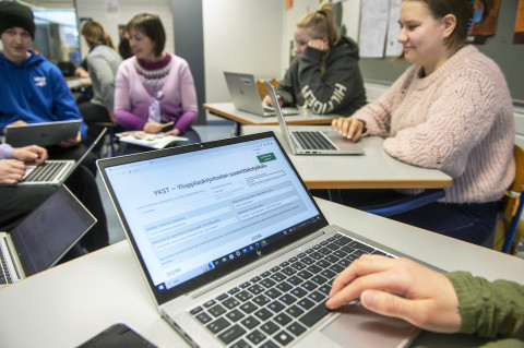 Ohjelma tietokoneen näytöllä.