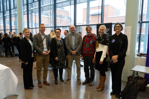 Kasnallisen neurokeskuksen seminaarin esiintyjiä.