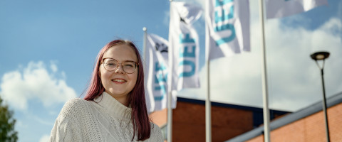 UEF-lähettiläs Saana Numminen Snellmanian edustalla