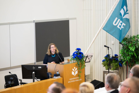 Koulutusvararehtori Laura Hirsto.