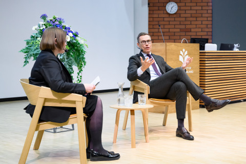 President of the Republic of Finland Alexander Stubb answered questions from the audience during his lecture at the Kuopio campus on November 12, 2025.