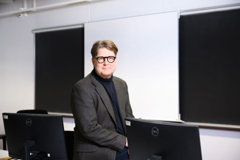 Mikko Laitinen Atk-luokassa.