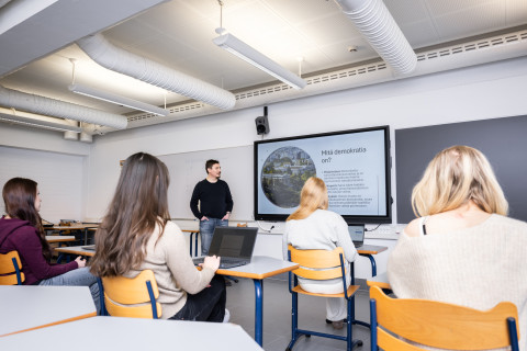  Social studies class in middle school.