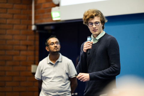 Wojnicki Mikolaj and Fernando Ranil presented, as part of their Ventriculex team, an AI-based solution for analyzing the need for treatment in brain surgery.