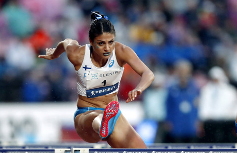 Nooralotta Neziri aitoo Ruotsi-Suomi-maaottelussa 2018