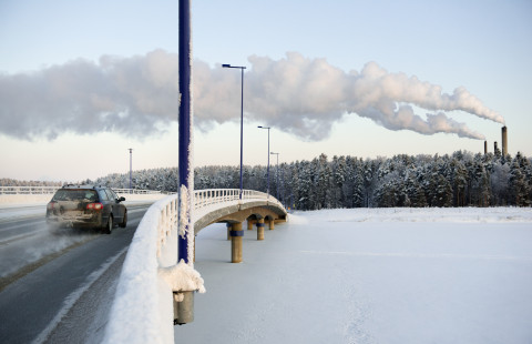 Liikenteen ja lämpövoimalan kaasupäästöt pakkaspäivänä