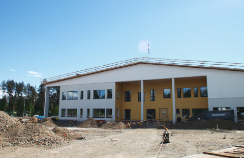 Rantakylän normaalikoulu ulkopuolelta.