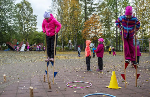Oppilaat välitunnilla.