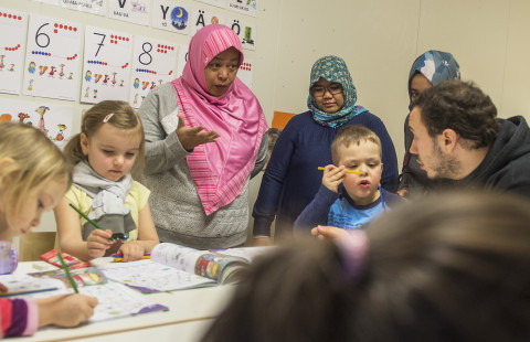 Indonesialaiset vieraat koululla.