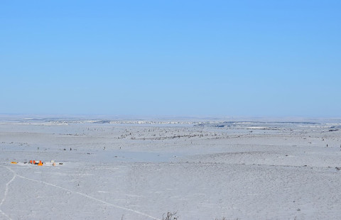 Research camp in an upland tundra landscape near Inuvik, Western Canadian Arctic. Photo: Evan J. Wilcox.