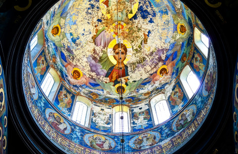 Luostarin kattoikkuna.