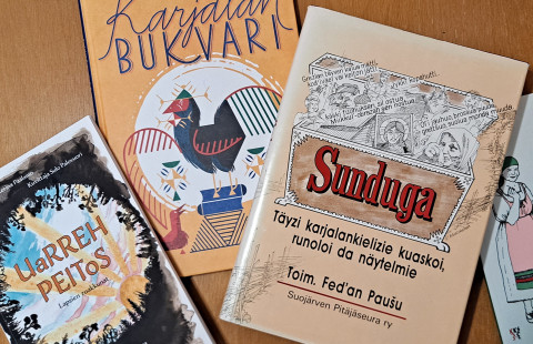 Karjalan kielisiä kirjoja.