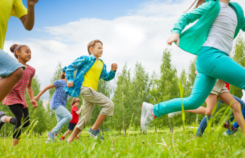 Juoksevia lapsia