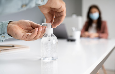 Käsien desinfiointi