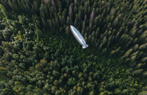 Ilmalaiva-drooni mittaa metsän tuhoja Kolilla.