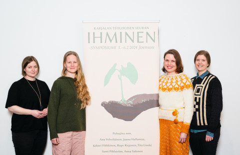 Noora Palmi, Heta Hurskainen, Lotta Valve ja Annika Juurikka.