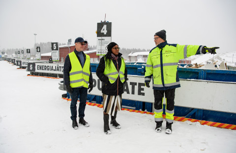 Pertti Pasanen, Iniobong John and Pekka Hyvärinen visiting the Jätekukko waste centre.