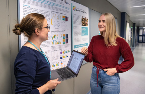 Doctoral Researchers Mari Lahnalampi and Sanni Moisio.