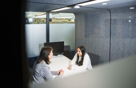 Opiskelija ja opinto-ohjaaja.