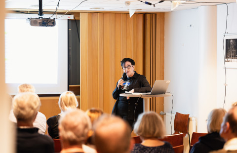 Professori Maria Lähteenmäki Tieteen päivillä Joensuussa.