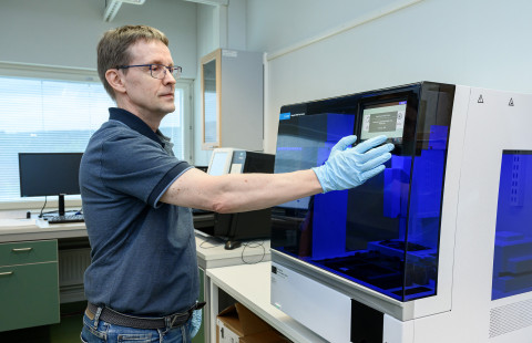 Itä-Suomen Genomikeskuksen Agilent Magnis -kirjastonrakennusrobotti mahdollistaa NGS-kirjastojen automatisoidun valmistuksen ja tehostaa sekvensointianalyysien työnkulkuja.